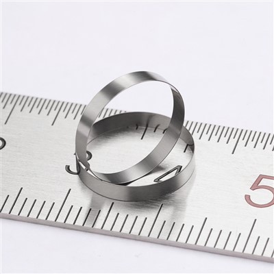 Cincin penanda logam dalam peranti perubatan